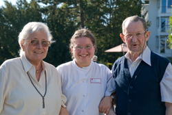 Bild mit Menschen bei der Einrichtung Martha Maria